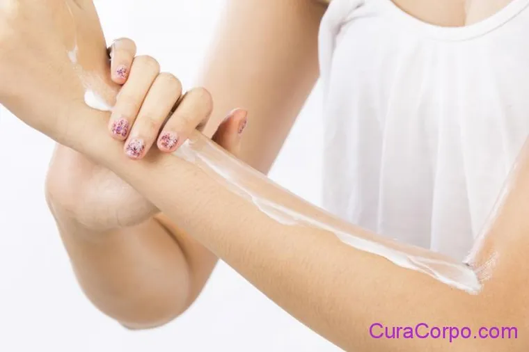 Crema idratante corpo fai da te: 3 ricette per ogni tipo di pelle